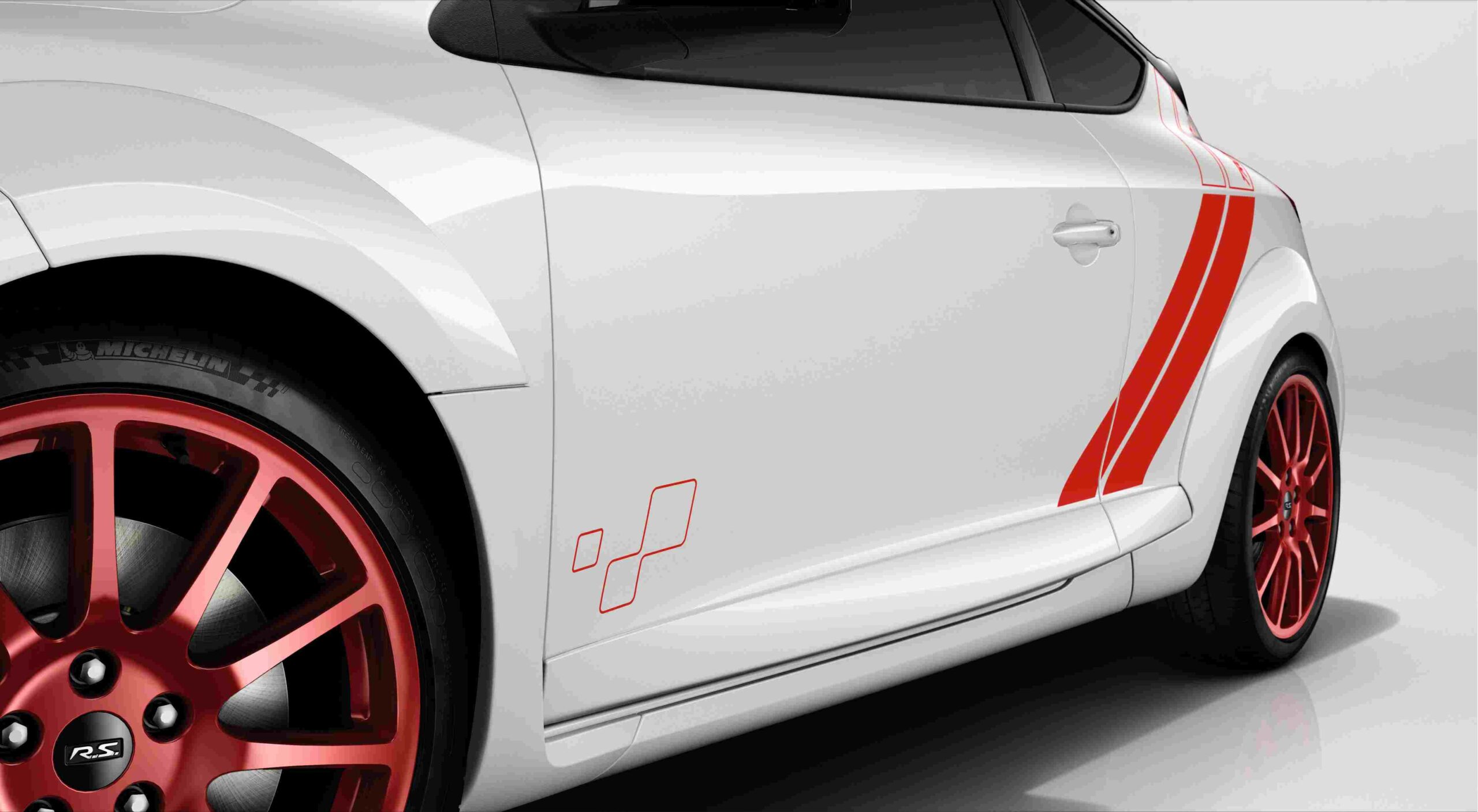 Новый рекорд на автомобиле Mеgane R.S. 275 Trophy-R с шинами MICHELIN Pilot Sport Cup 2