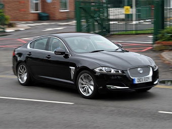 Jaguar XF проехал 1312 километров на одном баке