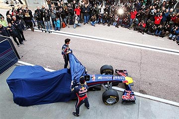 Red Bull и Toro Rosso представили свои новые болиды