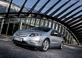 GM вряд ли сможет продать 10 тысяч Chevrolet Volt