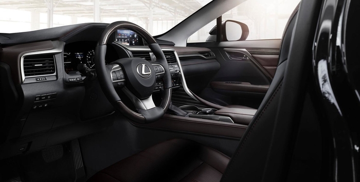 У нового поколения Toyota Prius случится раздвоение личности
