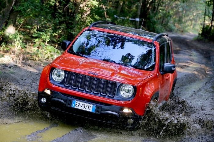 Jeep назвал цены на компактный Renegade