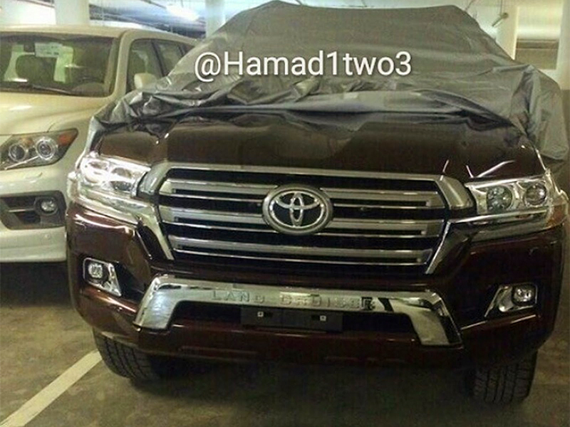 Опубликованы первые фотографии обновленного Toyota Land Cruiser