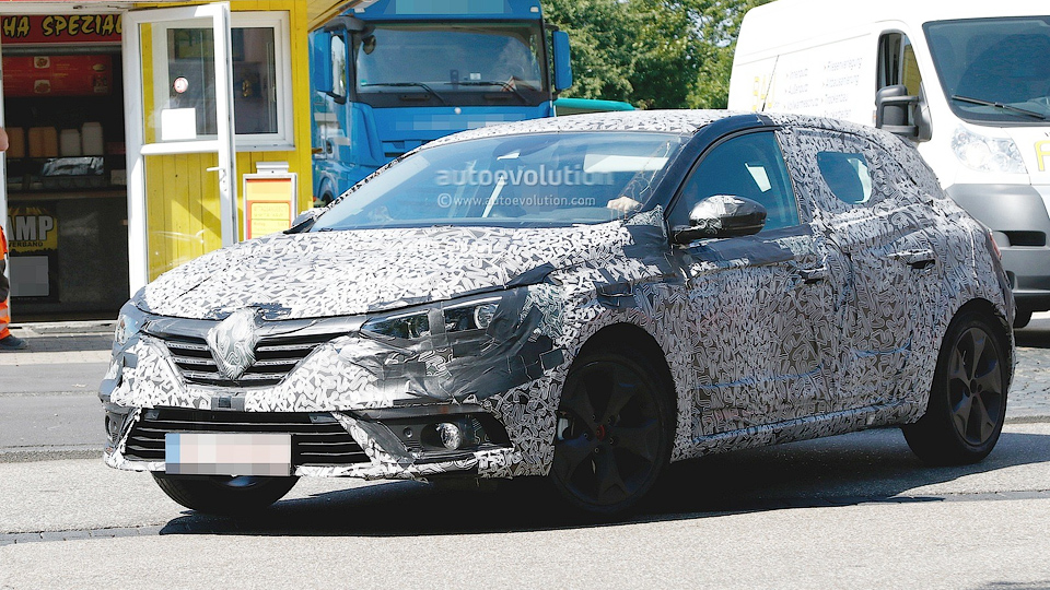 Появились свежие шпионские фото следующего Renault Megane