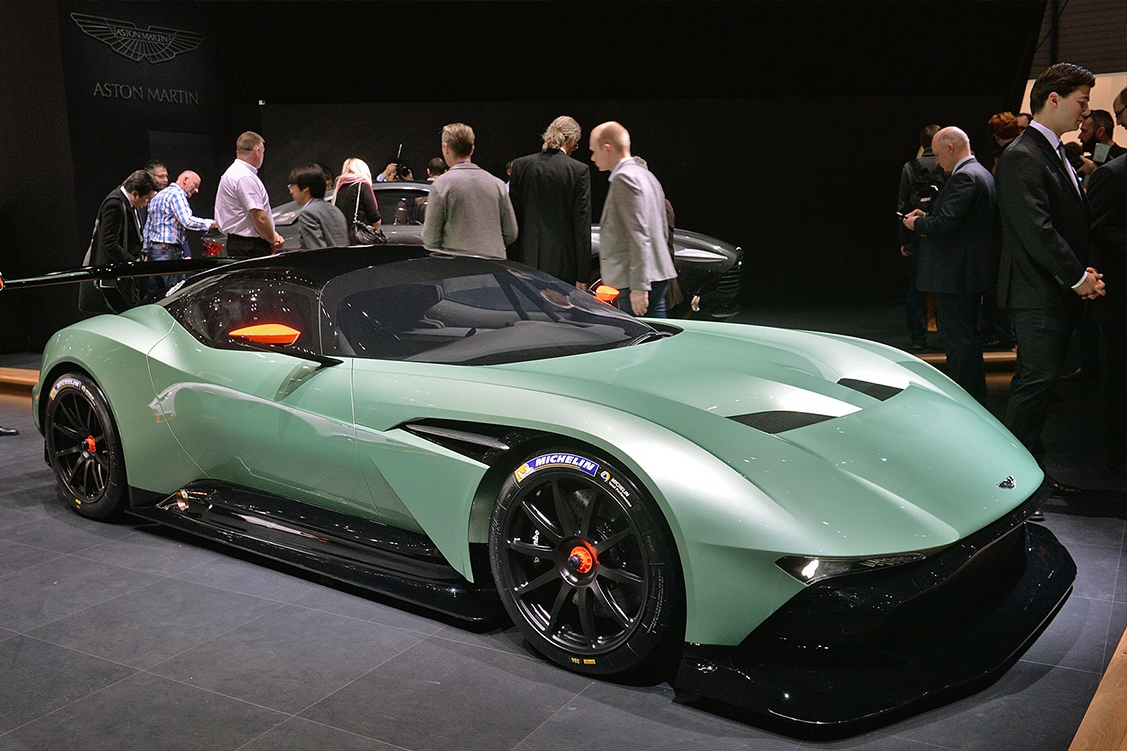 Aston Martin оснастил спорткар Vulсan 800-сильным мотором