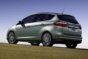 Ford показал два гибрида на базе C-Max