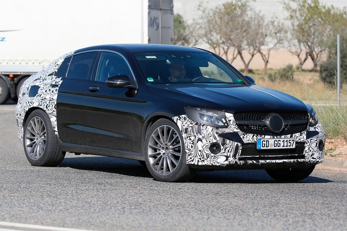 Mercedes вывел на тесты купе GLC 450