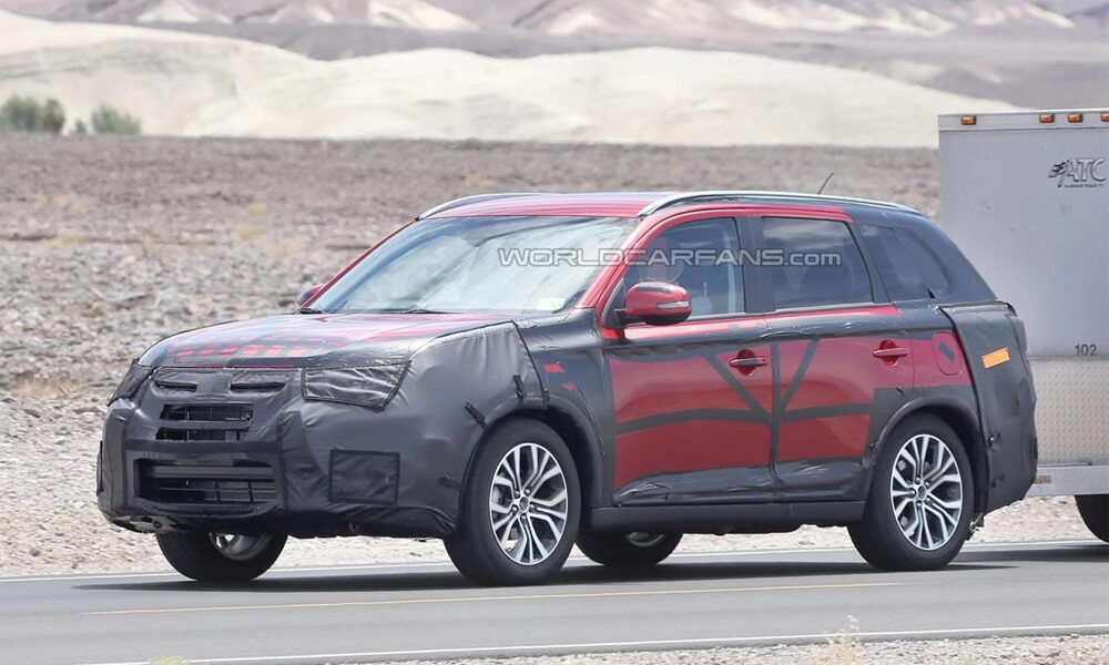 Mitsubishi тестирует обновленный Outlander
