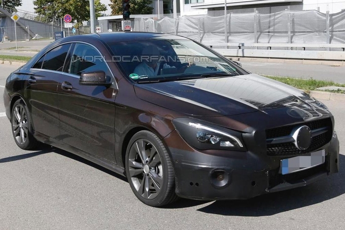 Рестайлинговый Mercedes-Benz CLA замечен без камуфляжа