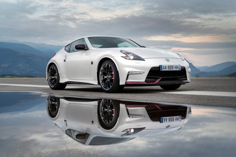 Nissan 370Z Nismo 2015 для Европы оказался слабее на 11 л. с.
