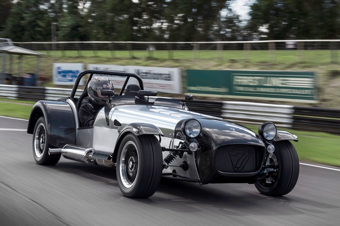Компания Caterham разработала сверхлегкий спорткар