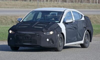 Седан Elantra засняли во время тестов