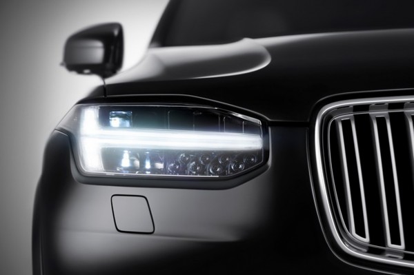 Volvo продолжает “дразнить” новым XC90