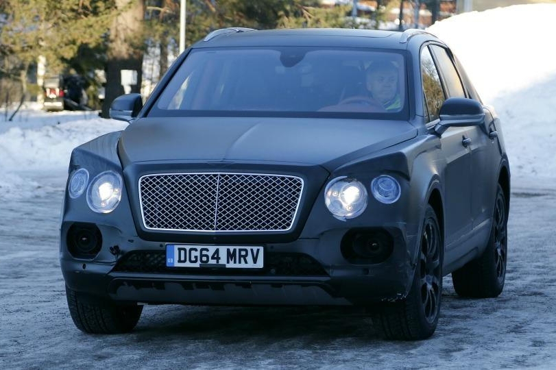 Появились новые шпионские снимки Bentley Bentayga