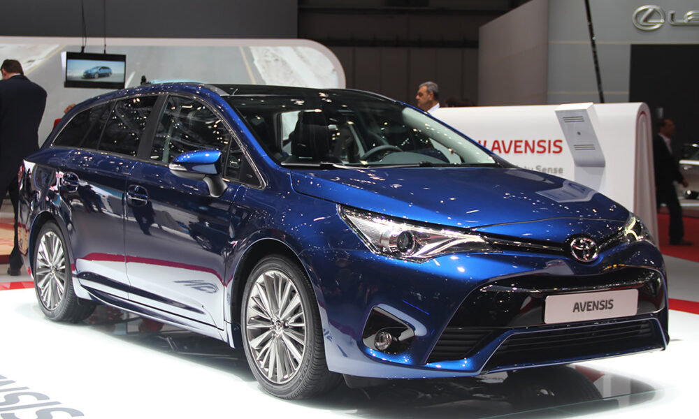 Toyota показала последний вариант Avensis