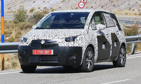 Opel Meriva третьего поколения замечен на тестах
