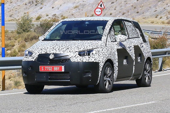 Opel Meriva третьего поколения замечен на тестах