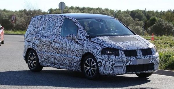 Volkswagen испытывает новое поколение Touran