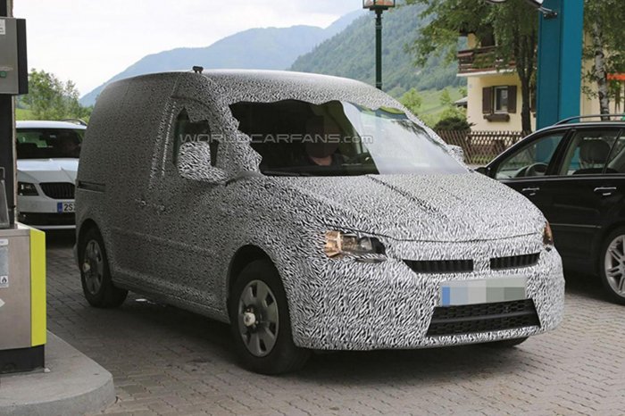 Skoda тестирует в Европе новое поколение Roomster