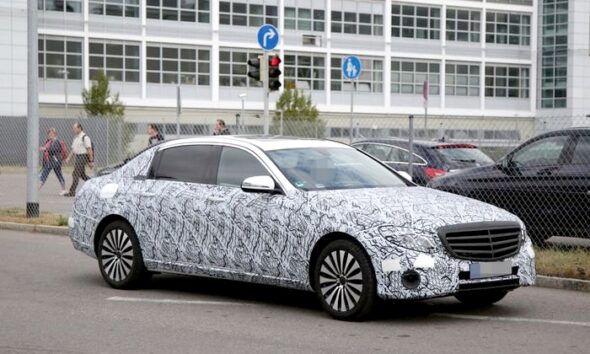 В объективах – Mercedes-Maybach E-класса!