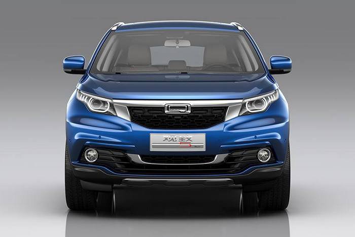 Новый кроссовер Qoros 5 рассекретили до премьеры
