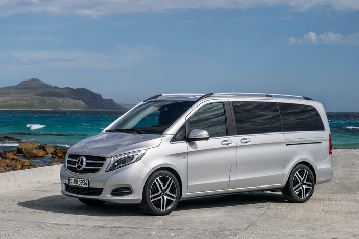 Mercedes-Benz привез в Россию доступный V-Class