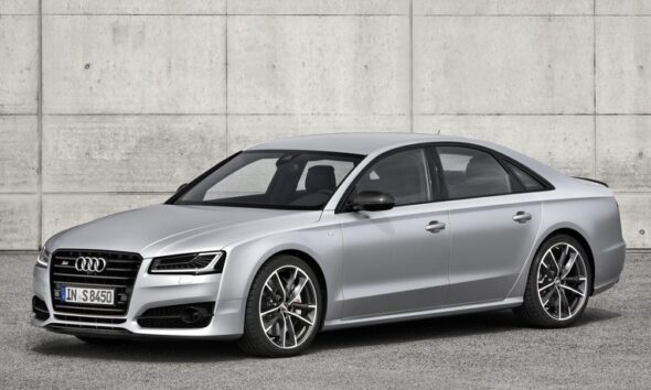 Audi представила 605-сильный седан S8 plus