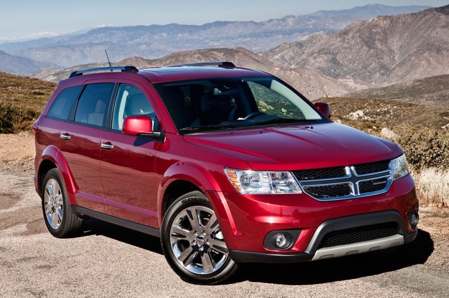 Dodge приостановил продажи машин в России