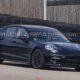 Новое поколение Porsche Panamera впервые выехало на дороги со своим кузовом