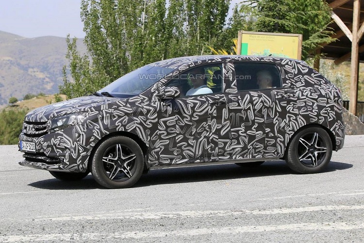 Lada XRay и Vesta проходят испытания в Европе