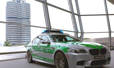 Подарок дорожным полицейским от BMW