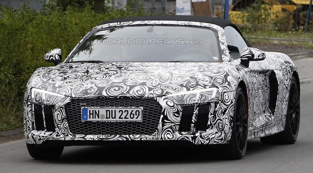 Немцы вывели на тесты открытую версию Audi R8 нового поколения