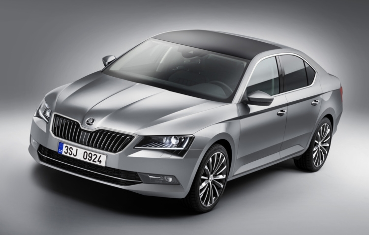Skoda в Женеве назвала цены на Superb нового поколения