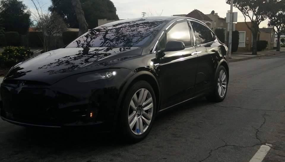 Первый кроссовер Tesla сфотографировали без камуфляжа