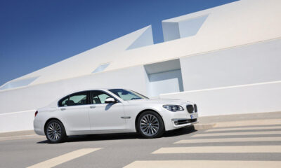 BMW празднует 25-летие своих моторов V12
