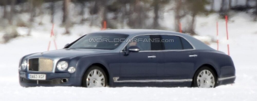 Удлиненный Bentley Mulsanne засняли на тестах