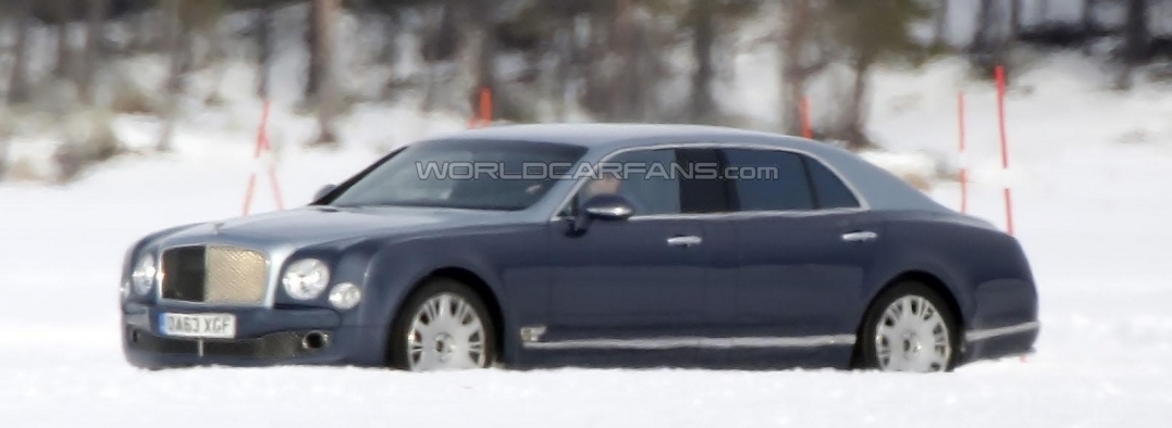 Удлиненный Bentley Mulsanne засняли на тестах