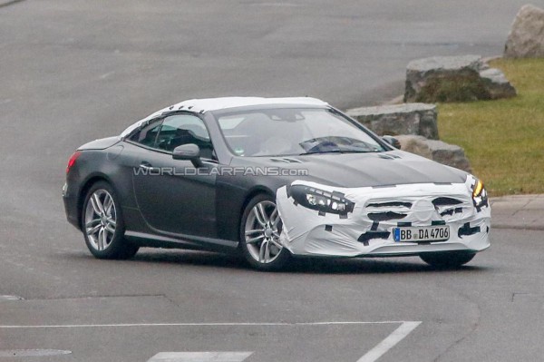 2017 Mercedes-Benz SL сфотографировали во время тестов