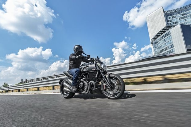 Ducati выпустил Diavel Carbon Edition