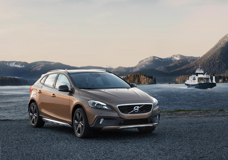 Вместо кроссовера Volvo XC40 шведы представили «внедорожный» Volvo V40 Cross Country