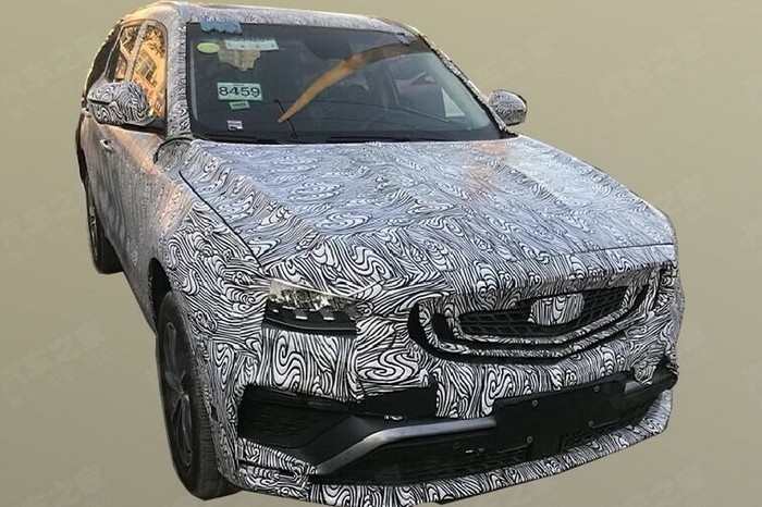 Модернизированный Geely Atlas проходит испытания