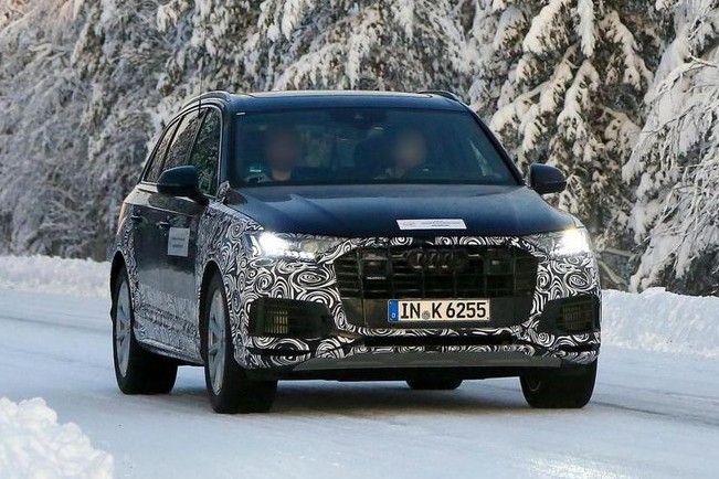 Рестайлинговый Audi Q7 замечен во время тестов