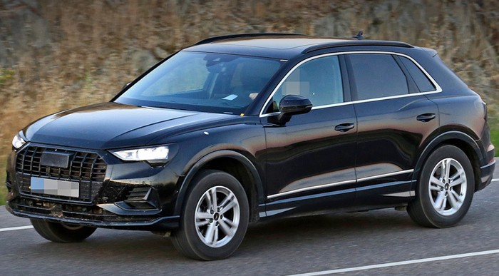 Появились снимки нового Audi Q3 без камуфляжа