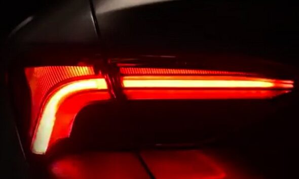 Появился официальный тизер нового седана Toyota Avalon