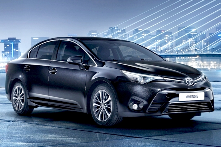 Toyota Avensis получила моторы BMW