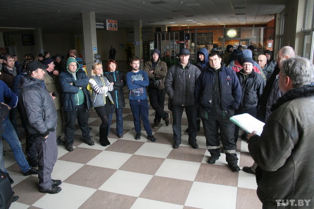 Ипэшники на авторынке в Ждановичах собираются сворачивать торговлю из-за дорогой аренды