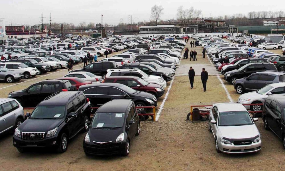 Российский авторынок опустился на третье место в Европе