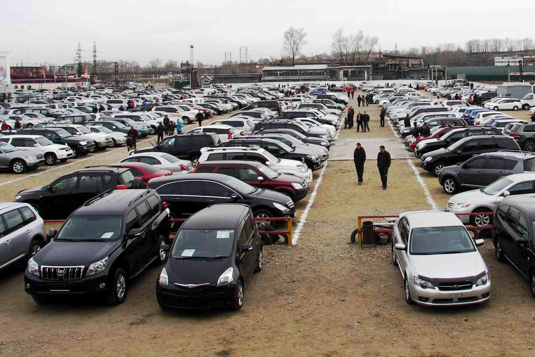 Российский авторынок опустился на третье место в Европе