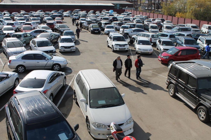 Вторичный авторынок упал в апреле на 30%