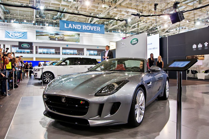 Jaguar Land Rover представила новинки на автосалоне в Беларуси
